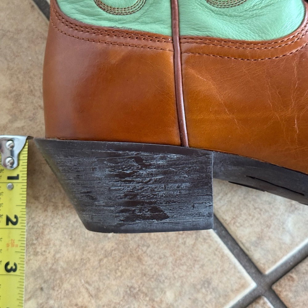 Ariat Women's Distressed Boots - Light green / brown - Picture 7 of 9